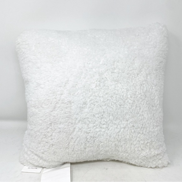 Madison Park Sherpa Herringbone Deer Accent Pillow 16” x 16” - Picture 4 of 6